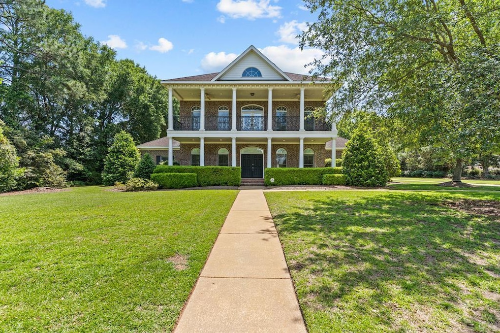 601 Edinburgh Way, Dothan, AL 36305 - photo 1