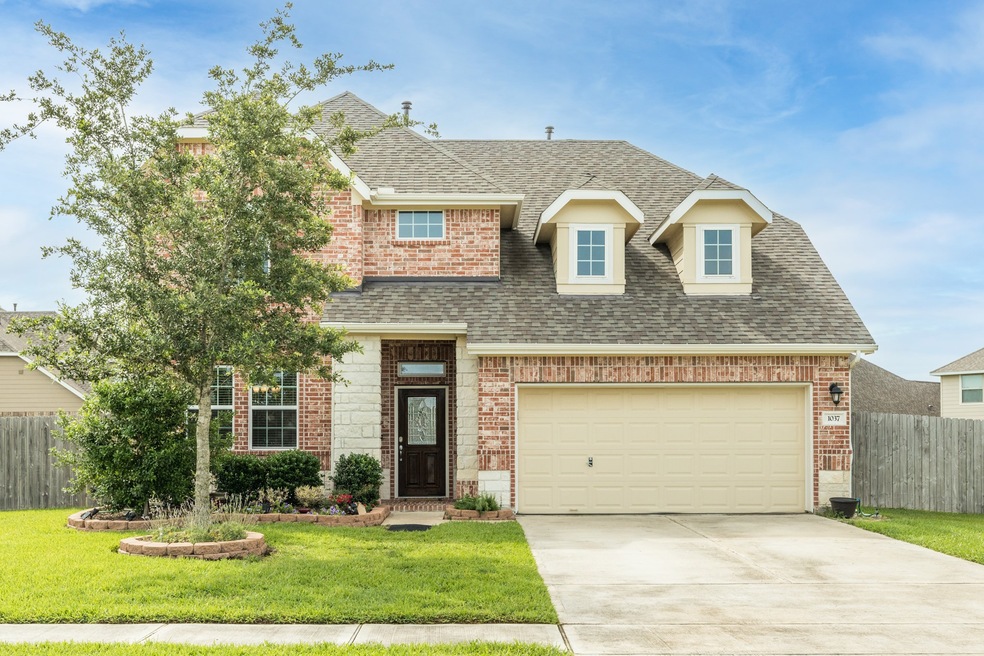 1037 Luke Dr, Alvin, TX 77511 - photo 1