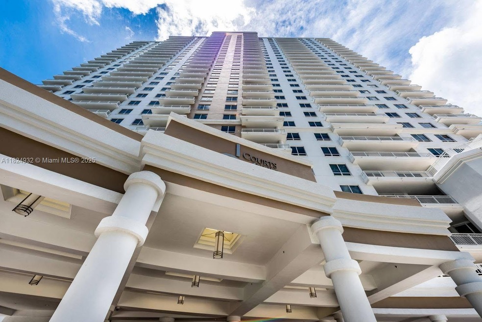 Courts Brickell Key unit 807, Miami, FL 33131 - photo 1