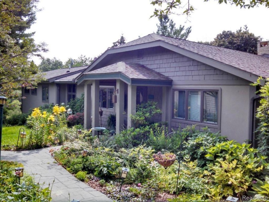 Welcome to 1975 E Leonard Rd