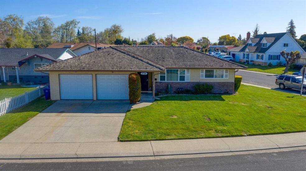 734 El Portal Ave, Manteca, CA 95337 - photo 1