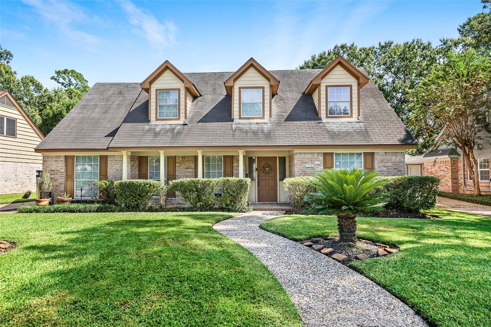 910 N Wilcrest Dr, Houston, TX 77079 - photo 1