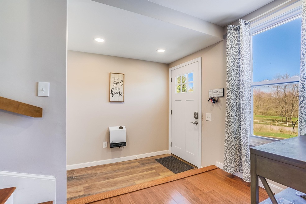 28 Reed St unit B, Londonderry, NH 03053 - photo 1