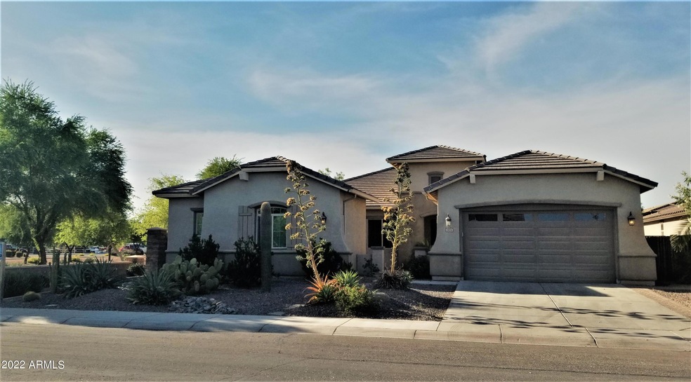 2434 E Tiffany Way