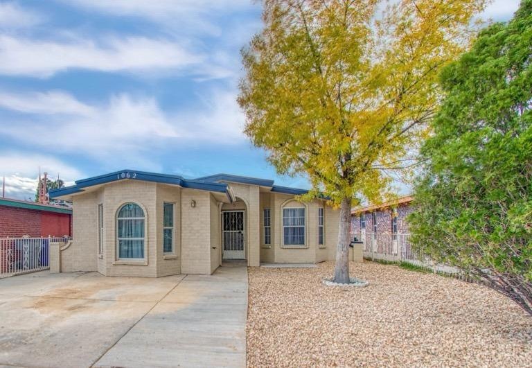 1062 Green Lilac Cir, El Paso, TX 79915 - photo 1