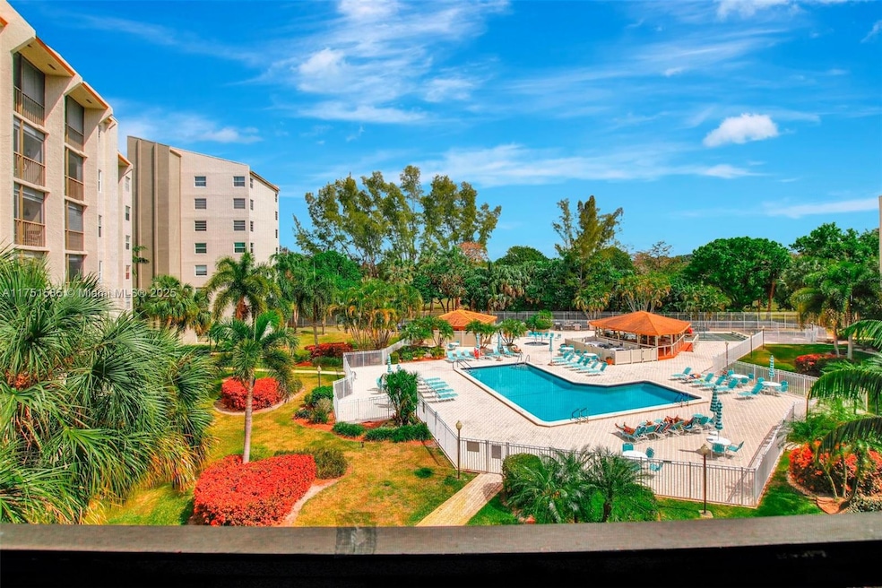 18th Hole at Inverrary Condominiums unit 405D, Lauderhill, FL 33319 - photo 1