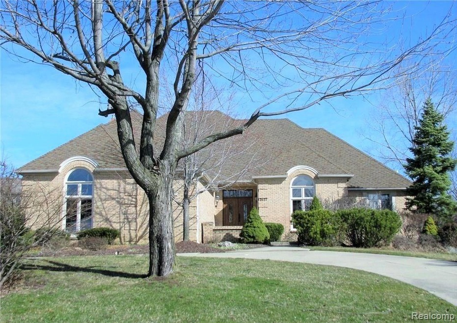 2627 Hunters Bluff, Bloomfield Hills, MI 48304 - photo 1