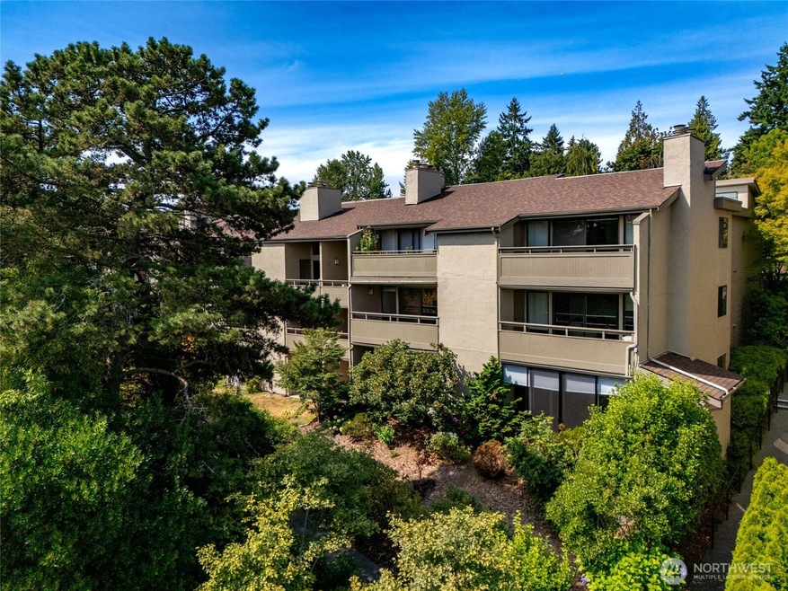 This condominium home is located in a quiet, landscaped section of the 9.0 acre Parkpoint community.