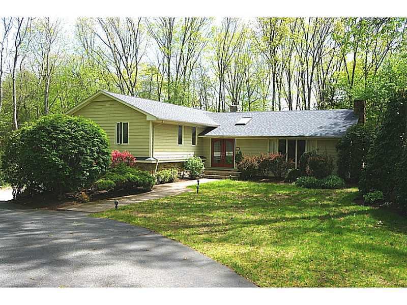 156 Gilbert Stuart Dr, East Greenwich, RI 02818 - photo 1