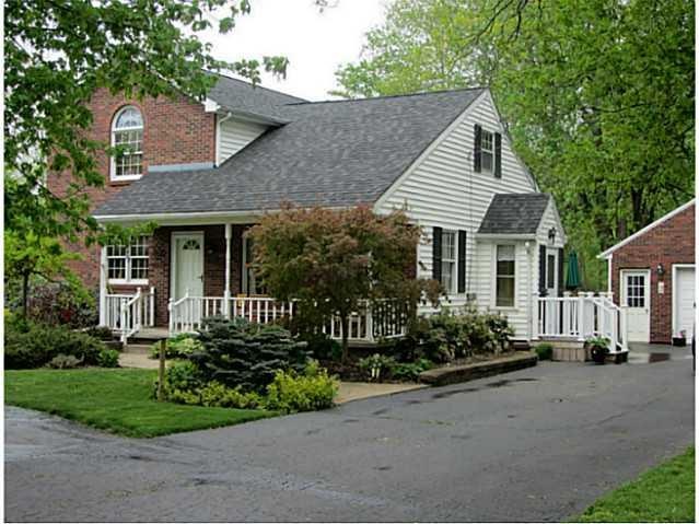 Exterior Front 2675 Sqft - Roof 2009 - Updated Mec