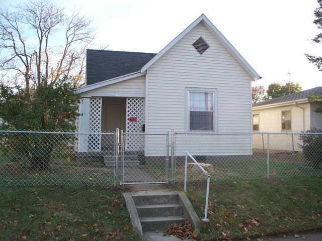 1111 W 3rd St, Anderson, IN 46016 - photo 1
