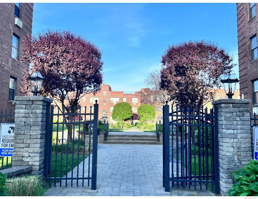 1 Jefferson Ave unit K6, Rockville Centre, NY 11570 - photo 1