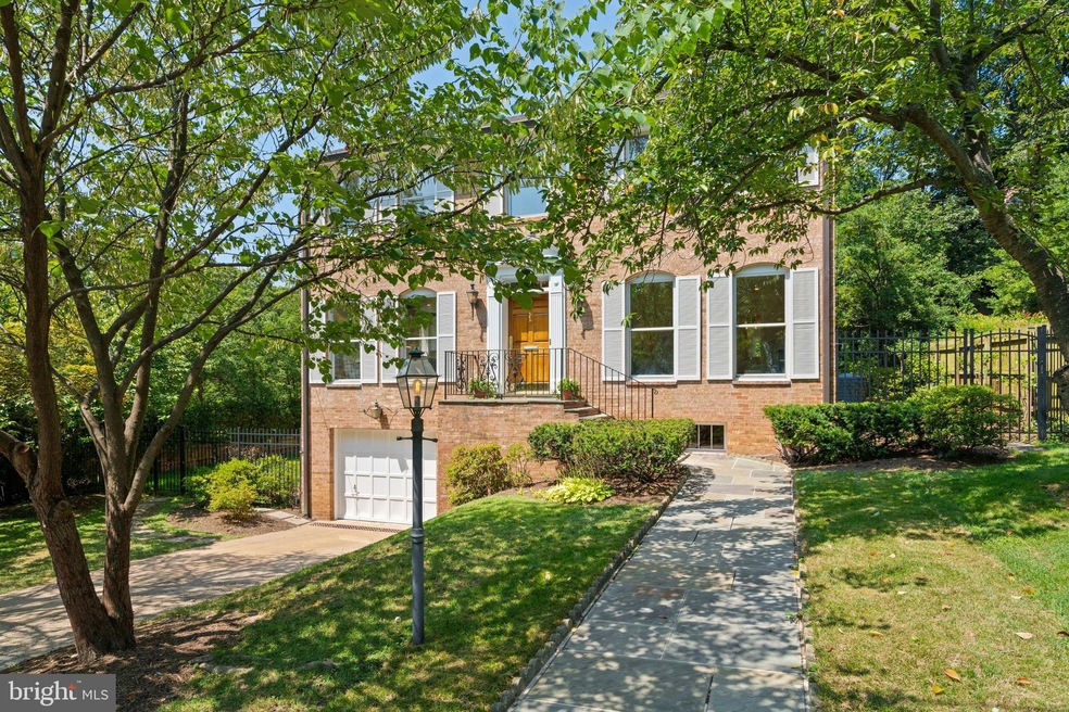 Sold $2,225,000 • Co-Listing Agent