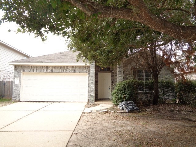 31627 Forest Oak Park Ct, Conroe, TX 77385 - photo 1