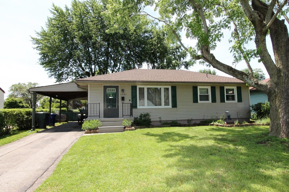 1201 Maetzel Dr