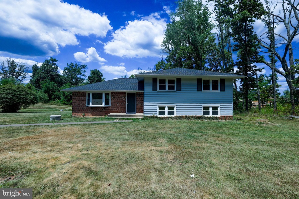 21441 Potomac View Rd, Sterling, VA 20164 - photo 1