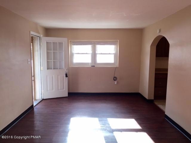 450 Shook Ave unit 1st floor, Stroudsburg, PA 18360 - photo 1