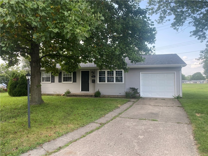 962 Rudy Ave, Mattoon, IL 61938 - photo 1