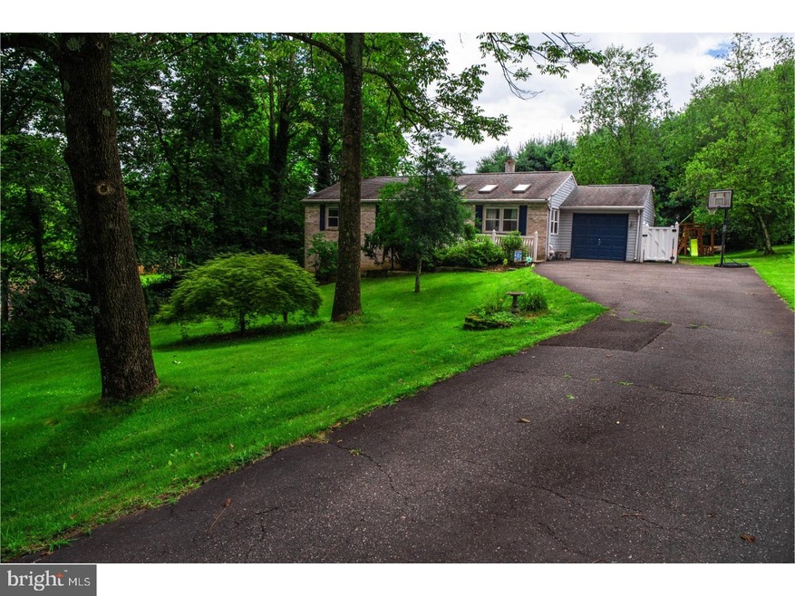 54 Franklin St, Bechtelsville, PA 19505 - photo 1