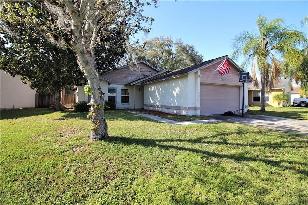 Front of home.. note the 2 car garage