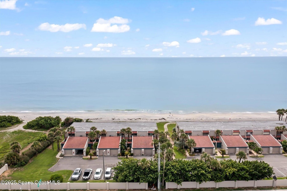 Direct Oceanfront Townhouse