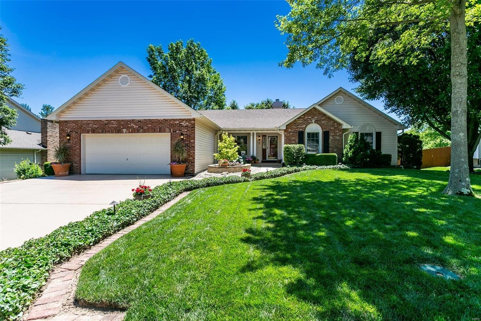 8 Pine Valley Dr, Collinsville, IL 62234 - photo 1