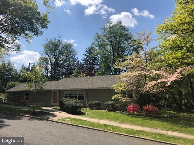 1205 Monroe Ave, Reading, PA 19610 - photo 1