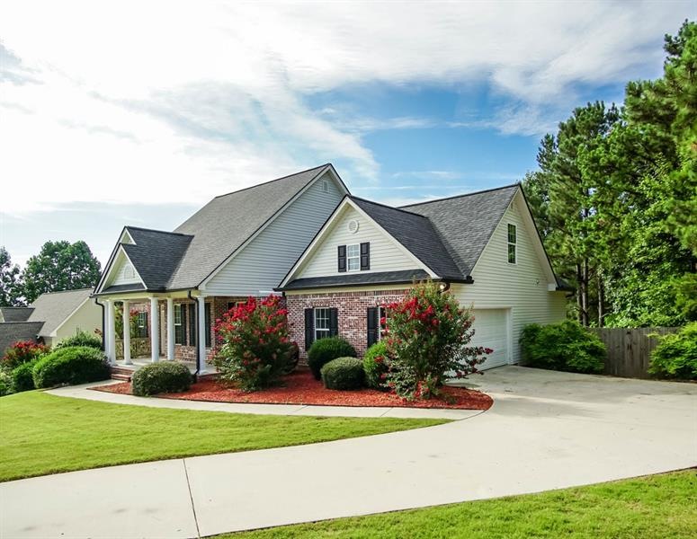 4967 Holland View Dr, Flowery Branch, GA 30542 - photo 1