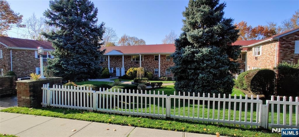 For Rent $2,575/month