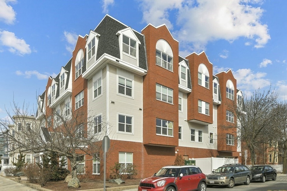 65 Beacon St unit 305, Somerville, MA 02143 - photo 1