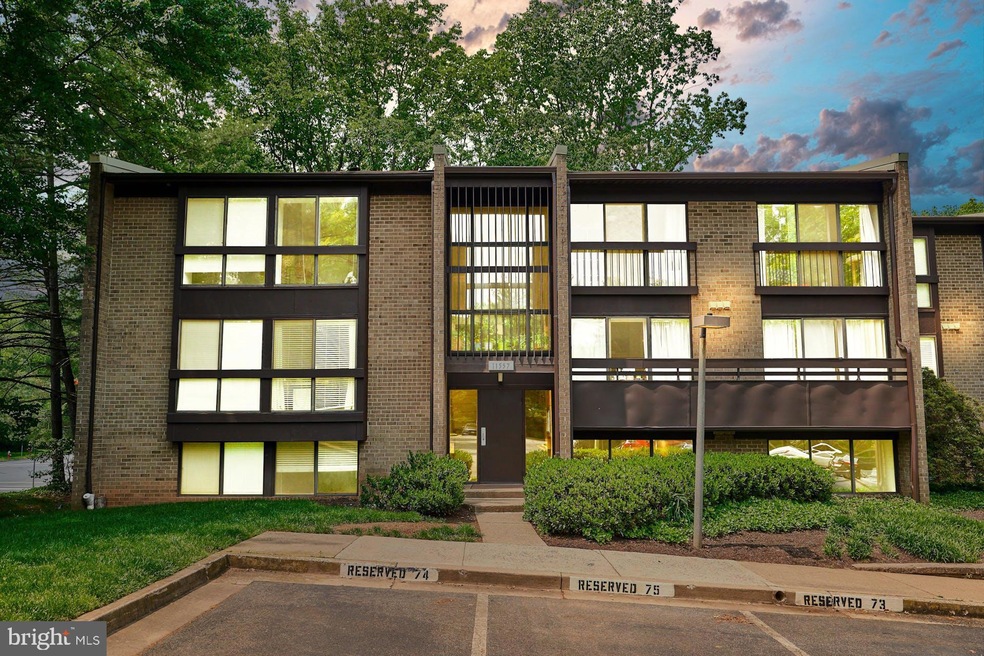 11557 Rolling Green Ct unit 13/101A, Reston, VA 20191 - photo 1