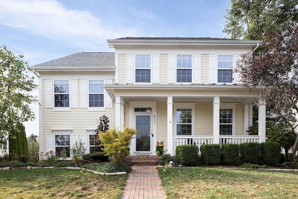 8951 Grate Park Square-001