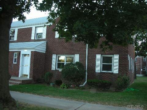 75-16 263rd St unit G-1, Glen Oaks, NY 11004 - photo 1