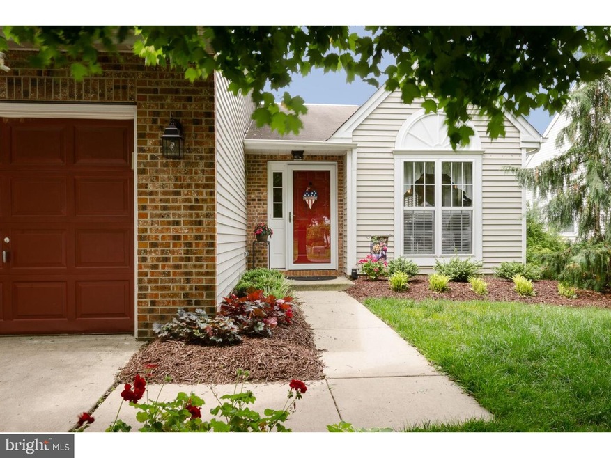 522 Hydrangea Dr, Mount Laurel, NJ 08054 - photo 1