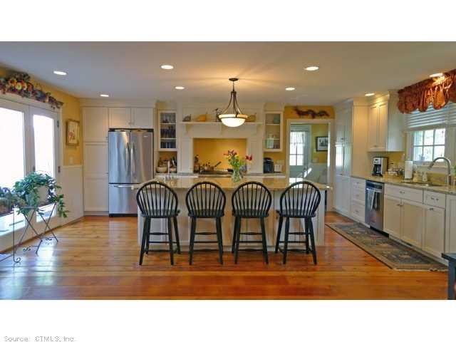 21 Willow St, Mystic, CT 06355 - photo 1