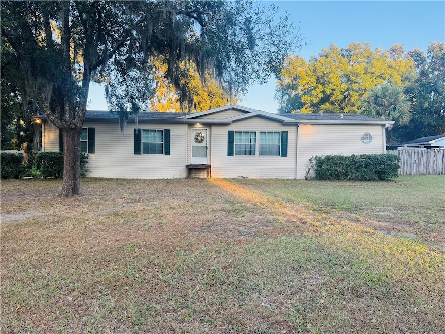 10603 Skewlee Gardens Dr, Thonotosassa, FL 33592 - photo 1