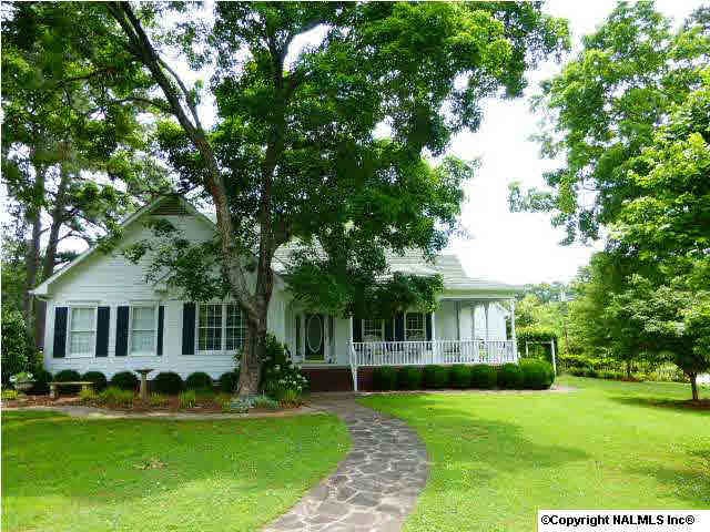 Welcome to 106 STURDIVANT STREET in the Madison Historic District.