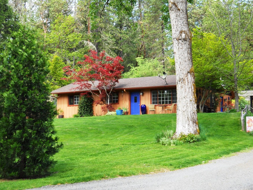 10025 E Evans Creek Rd, Rogue River, OR 97537 - photo 1