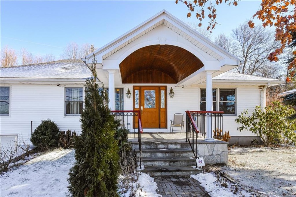 717 Oronoke Rd, Waterbury, CT 06708 - photo 1