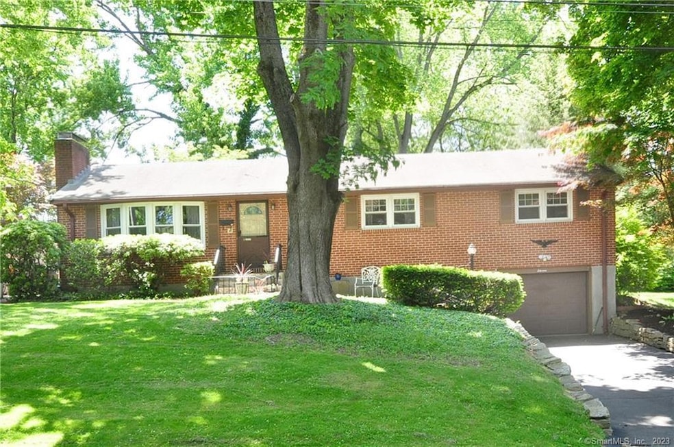 11 Scarborough Rd, Windsor, CT 06095 - photo 1