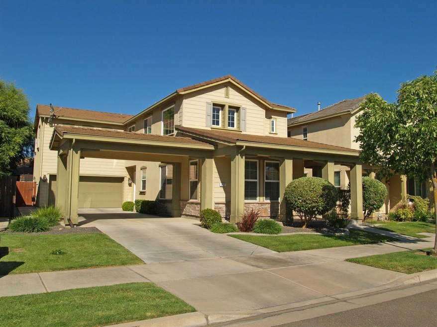 347 Cabernet Dr, Oakdale, CA 95361 - photo 1