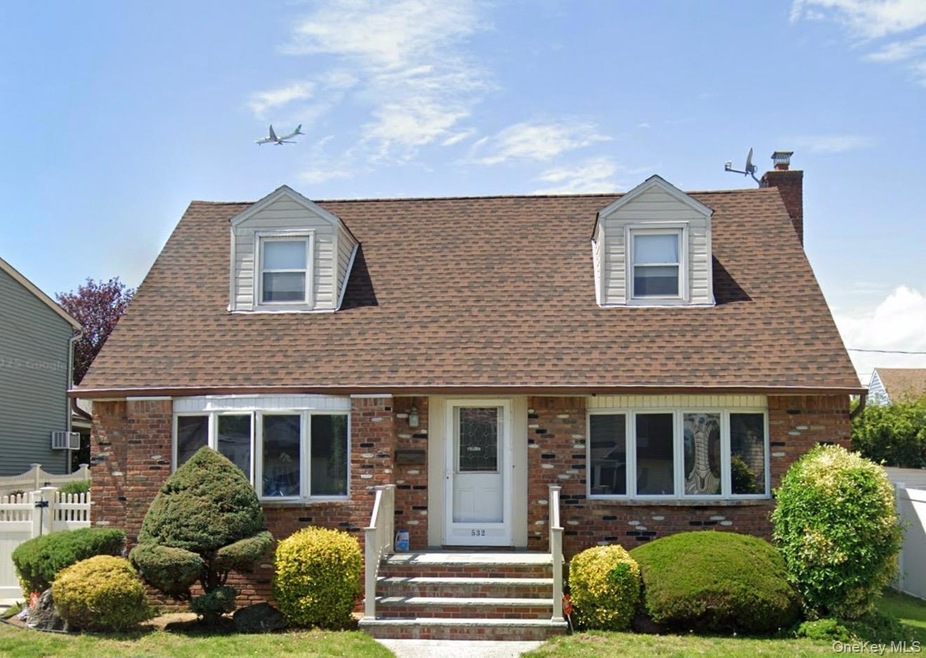 532 Fowler Ave, Franklin Square, NY 11010 - photo 1