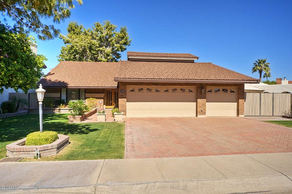 Front View of Steamboat Bend Dr