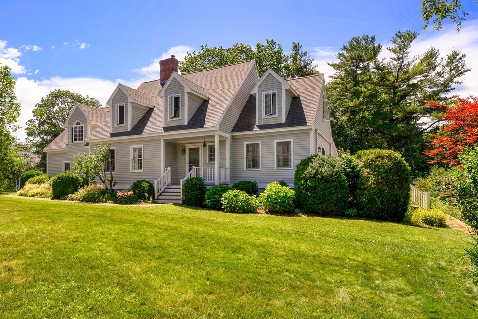 8 Chestnut Ln, York, ME 03909 - photo 1