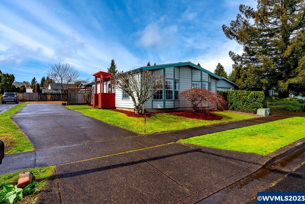 5221 10th St SE, Salem, OR 97306 - photo 1