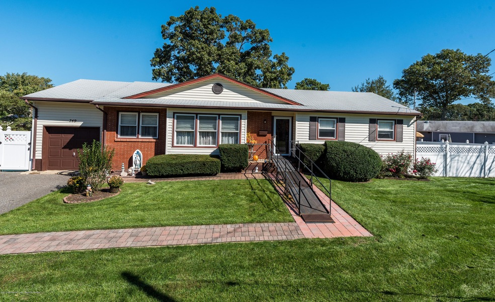 749 Midstreams Rd, Brick, NJ 08724 - photo 1