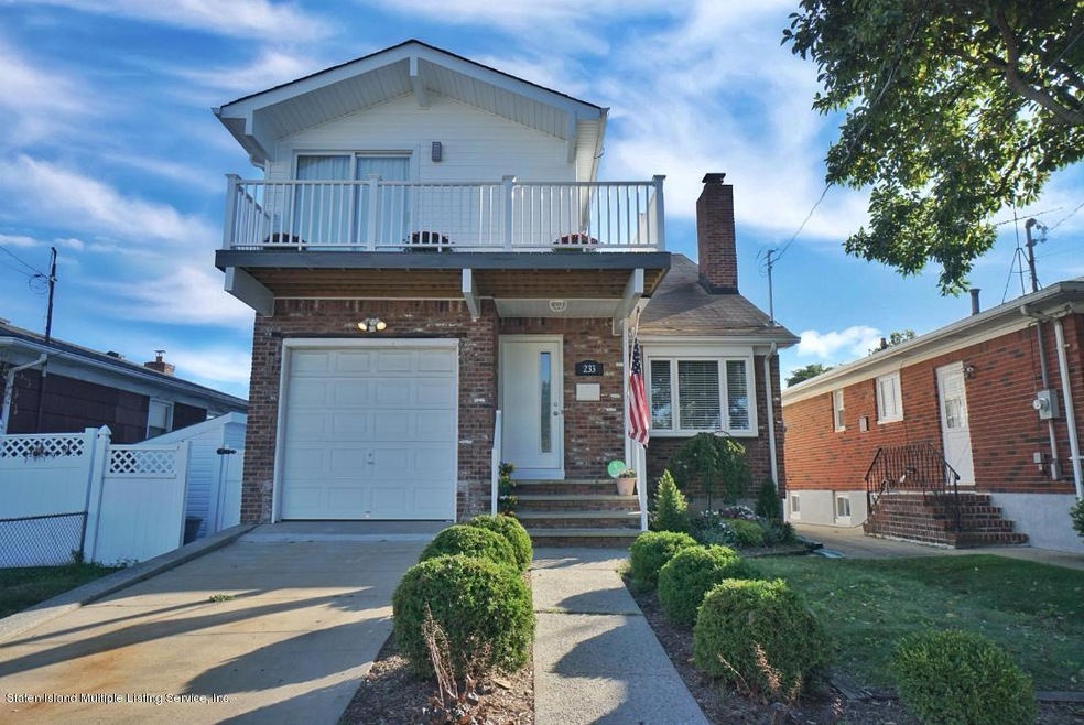 233 Mallory Ave, Staten Island, NY 10305 - photo 1