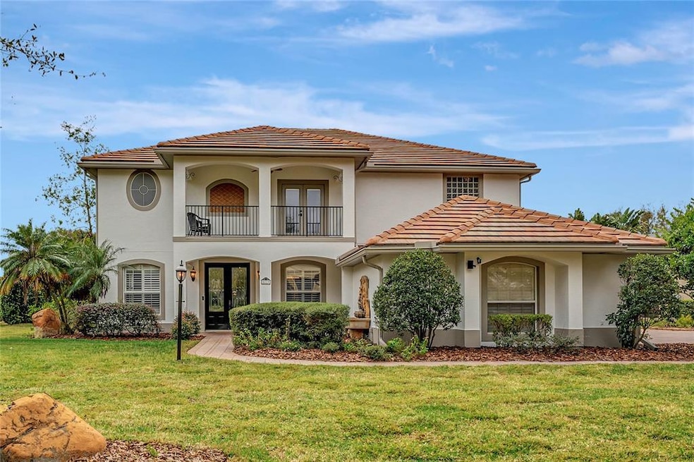 Custom renovated home in Tildens Grove!
