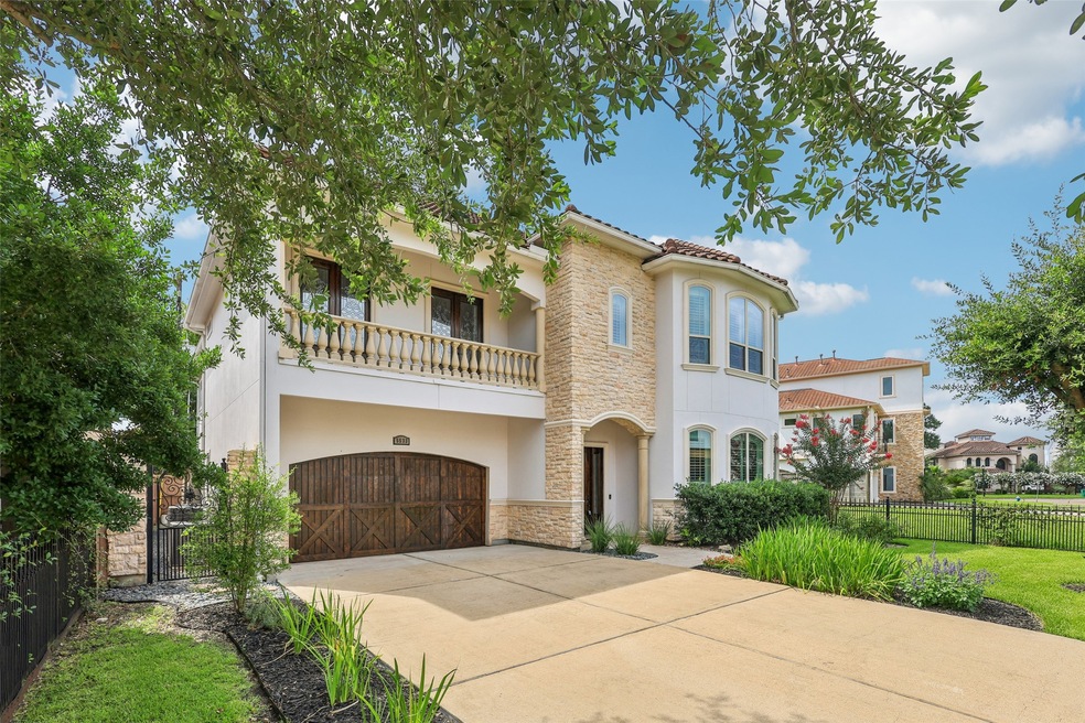 Stucco Stone front