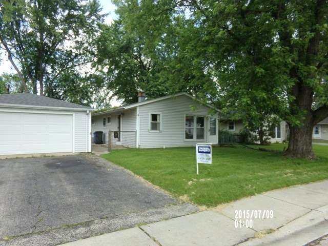 612 Topeka Dr, Carpentersville, IL 60110 - photo 1